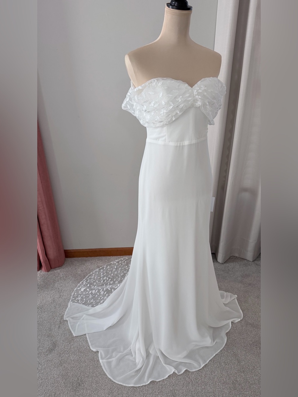 NWT Lulu's White Off-the-Shoulder Wedding Dress - Picture 6 of 10